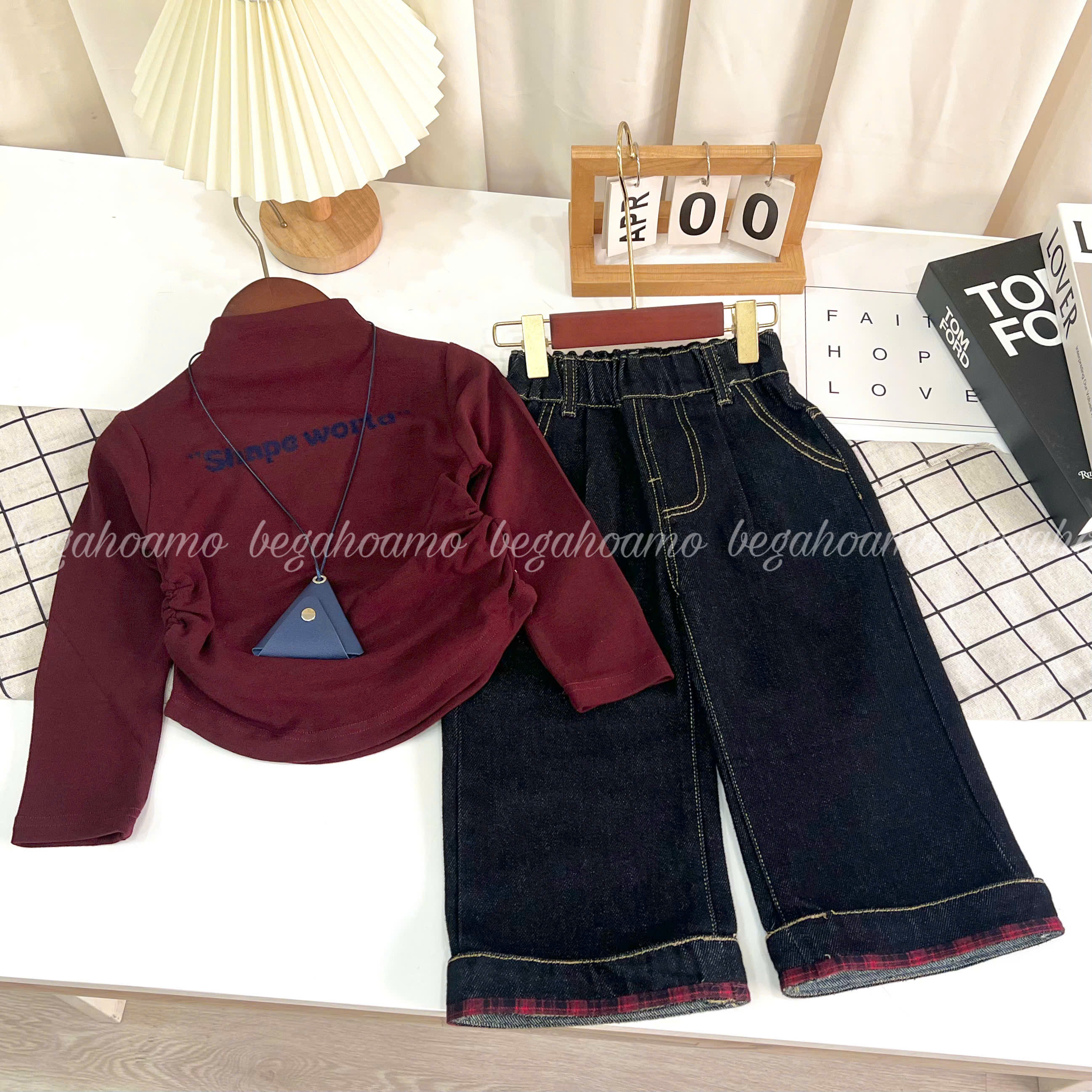 Quần suông gấu kẻ đỏ